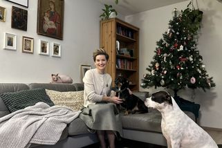 Těší mě, když si můžu zatopit v kamnech a hodit na tálek purpuru, říká farářka Martina V. Kopecká - Novinky